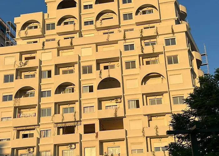 Iunn Apartments